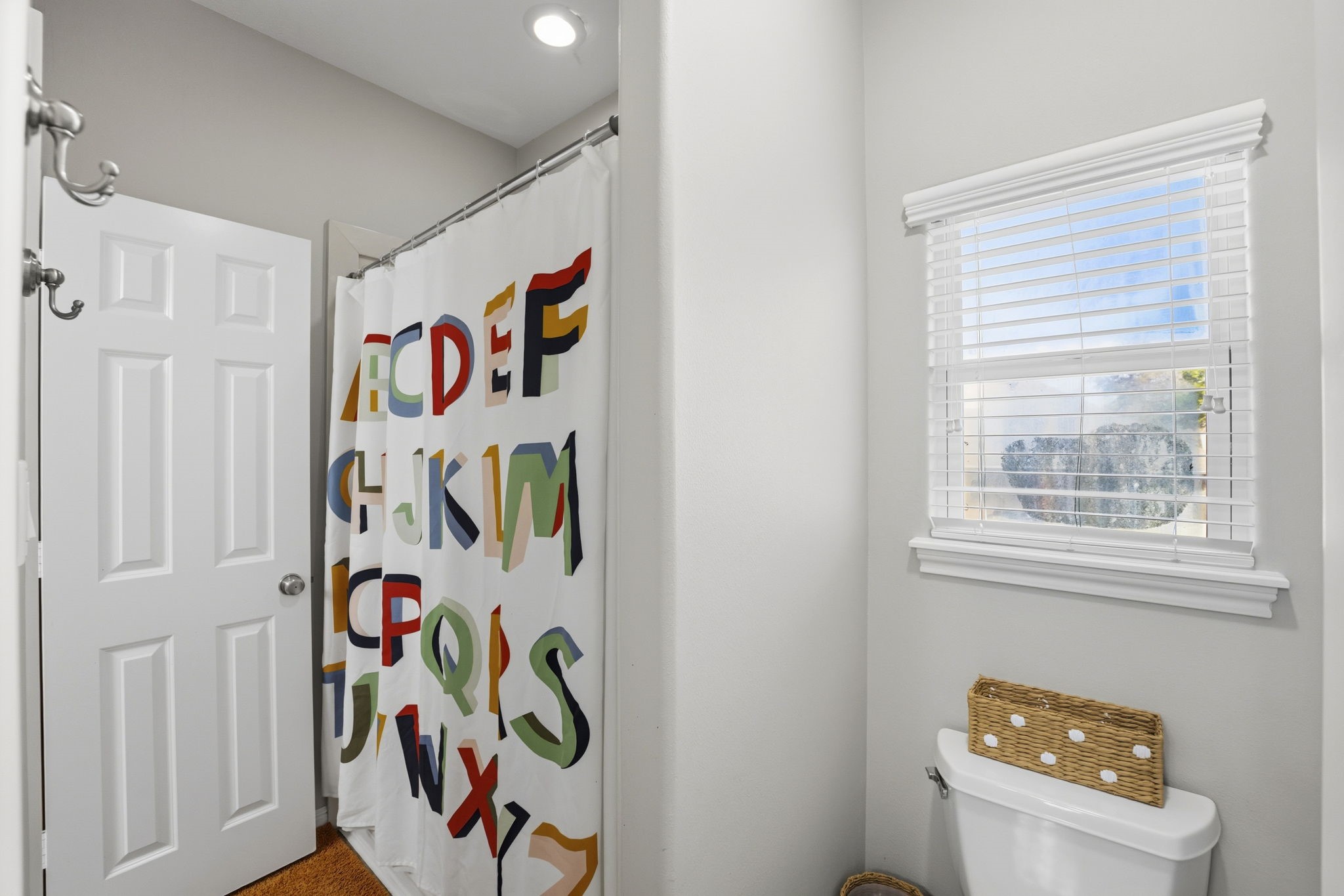 3411 Ripplewind Court Montgomery, TX 77356 - Photo 28 of 49 Jack and Jill Bath