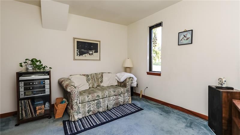 2528 Willowbrook Road Pittsburgh, PA 15241 - Photo 14 of 25 Gallery Image 14