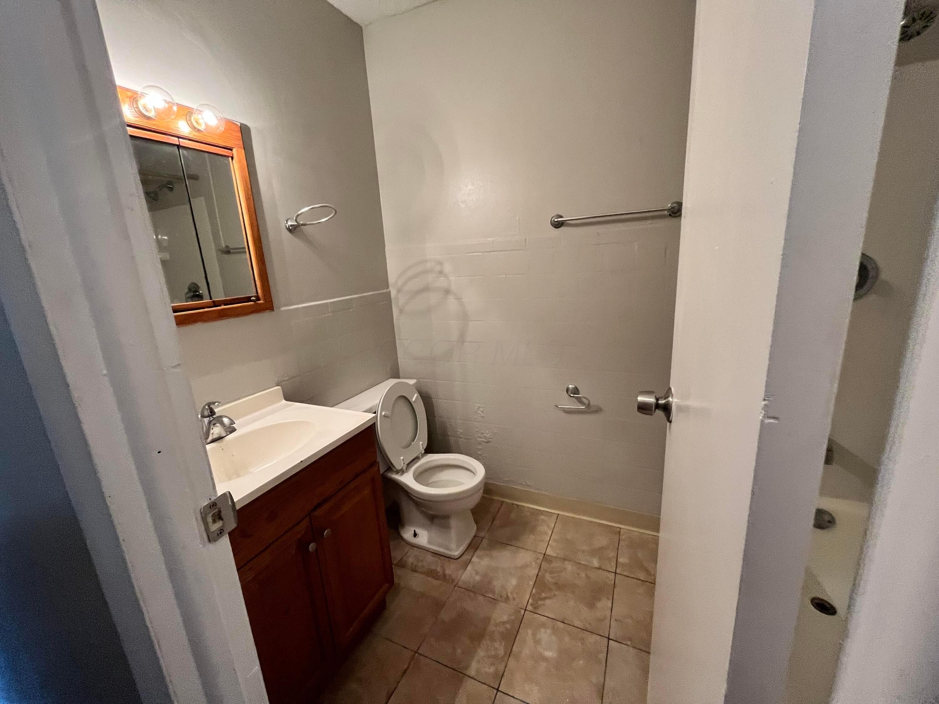 4791 Bourke Road Columbus, OH 43229 - Photo 5 of 9 IMG_4364 - Memi Says