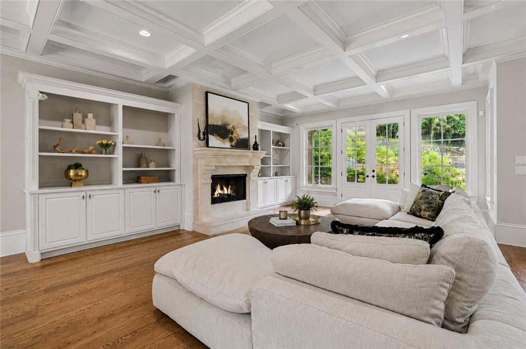 453 Londonberry Road Northwest Atlanta, GA 30327 - Photo 7 of 43 Gallery Image 7