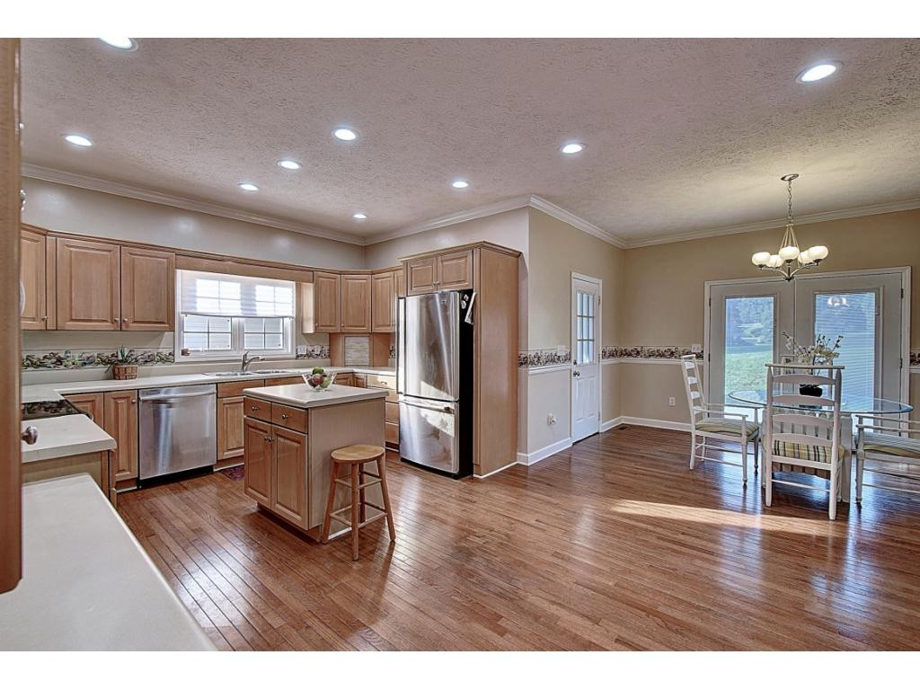 1003 Mitchell Road Kingsport, TN 37663 - Photo 14 of 36 Kitchen Open to Breakfast Area