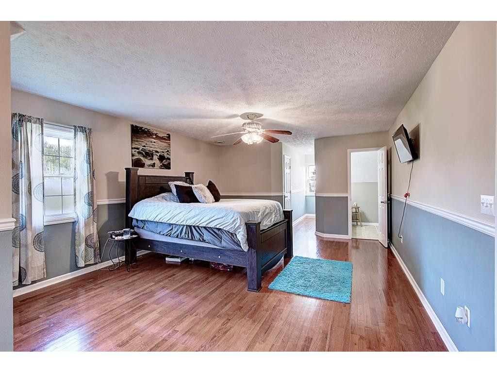 1003 Mitchell Road Kingsport, TN 37663 - Photo 17 of 36 Master Bedroom