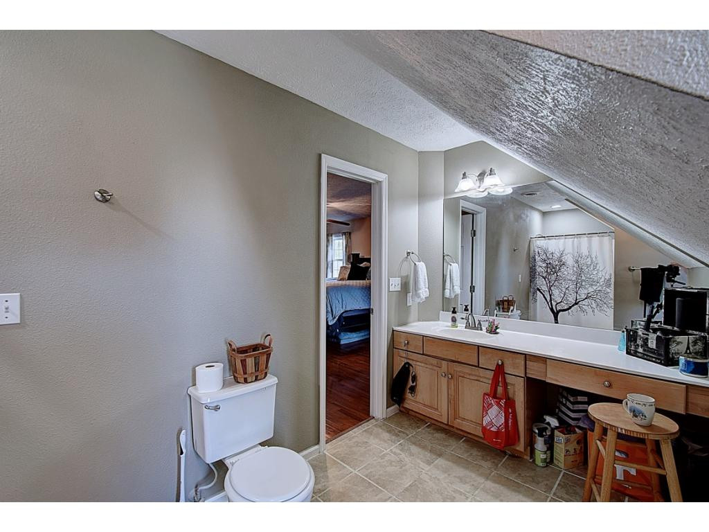 1003 Mitchell Road Kingsport, TN 37663 - Photo 20 of 36 Master Bathroom