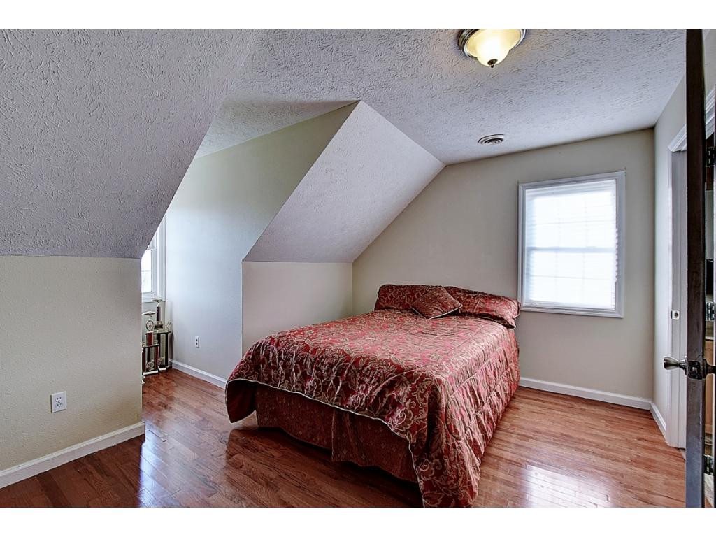1003 Mitchell Road Kingsport, TN 37663 - Photo 25 of 36 3rd Bedroom