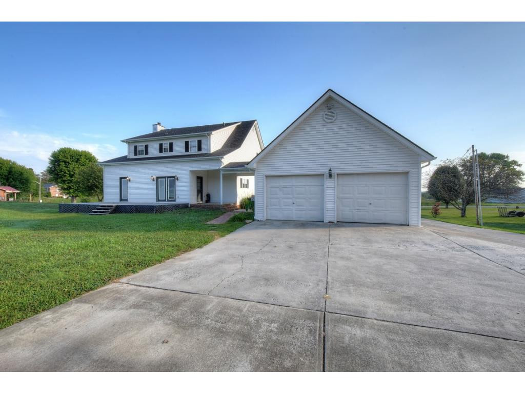 1003 Mitchell Road Kingsport, TN 37663 - Photo 31 of 36 Parking Galore