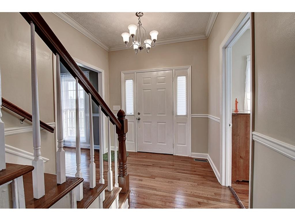 1003 Mitchell Road Kingsport, TN 37663 - Photo 5 of 36 Open Foyer