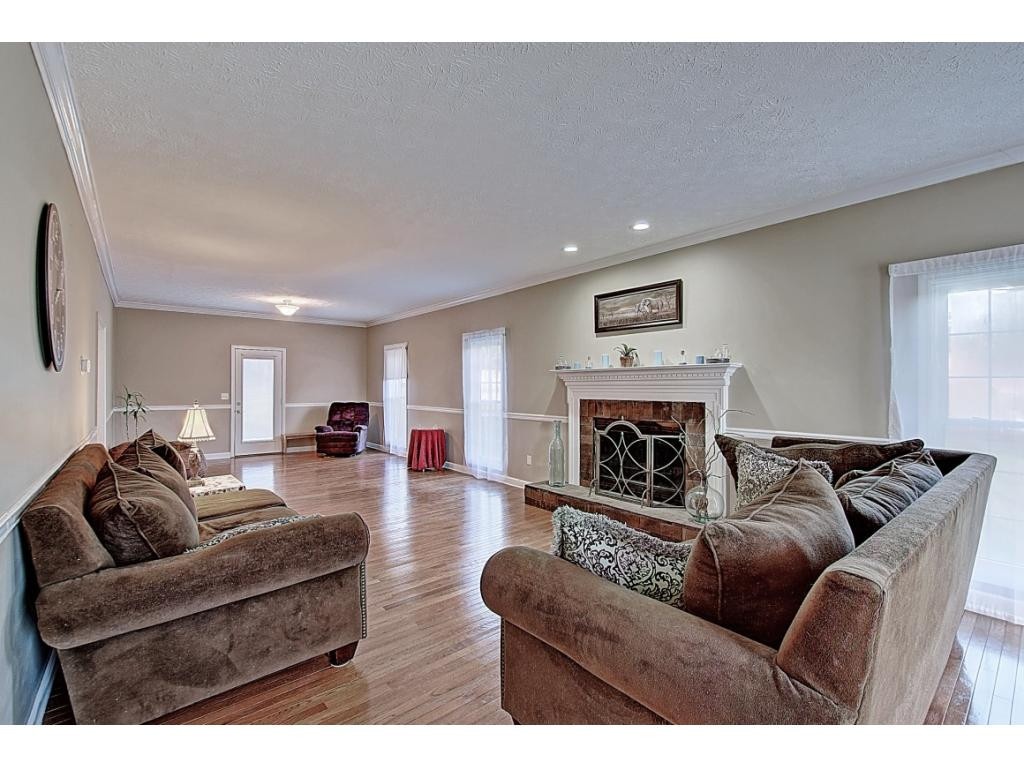 1003 Mitchell Road Kingsport, TN 37663 - Photo 7 of 36 Great Room w Fireplace