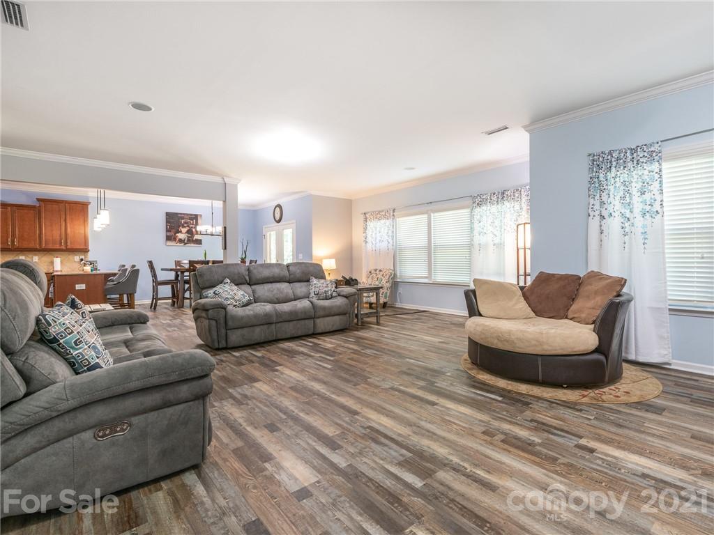2141 Bluebell Way Tega Cay, SC 29708 - Photo 14 of 48 Gallery Image 14