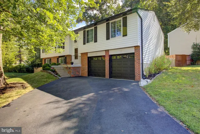 $899,000 | 9744 Water Oak Drive, Fairfax, VA 22031