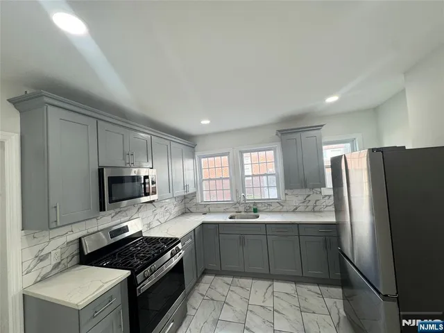 $2,850 | 66 Ella Street, Bloomfield, NJ 07003