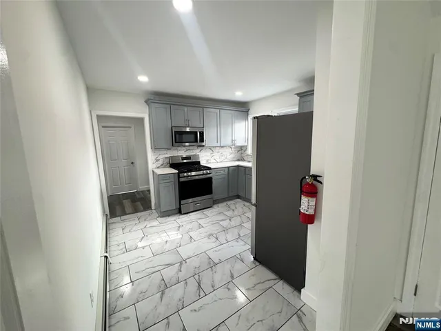 $2,850 | 66 Ella Street, Bloomfield, NJ 07003