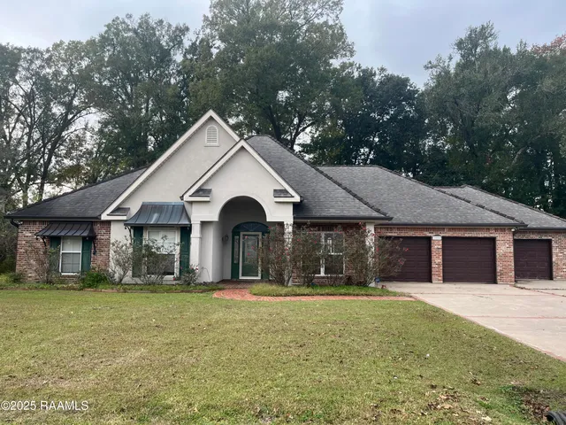 $335,000 | 1000 Bear Creek Circle, Breaux Bridge, LA 70517