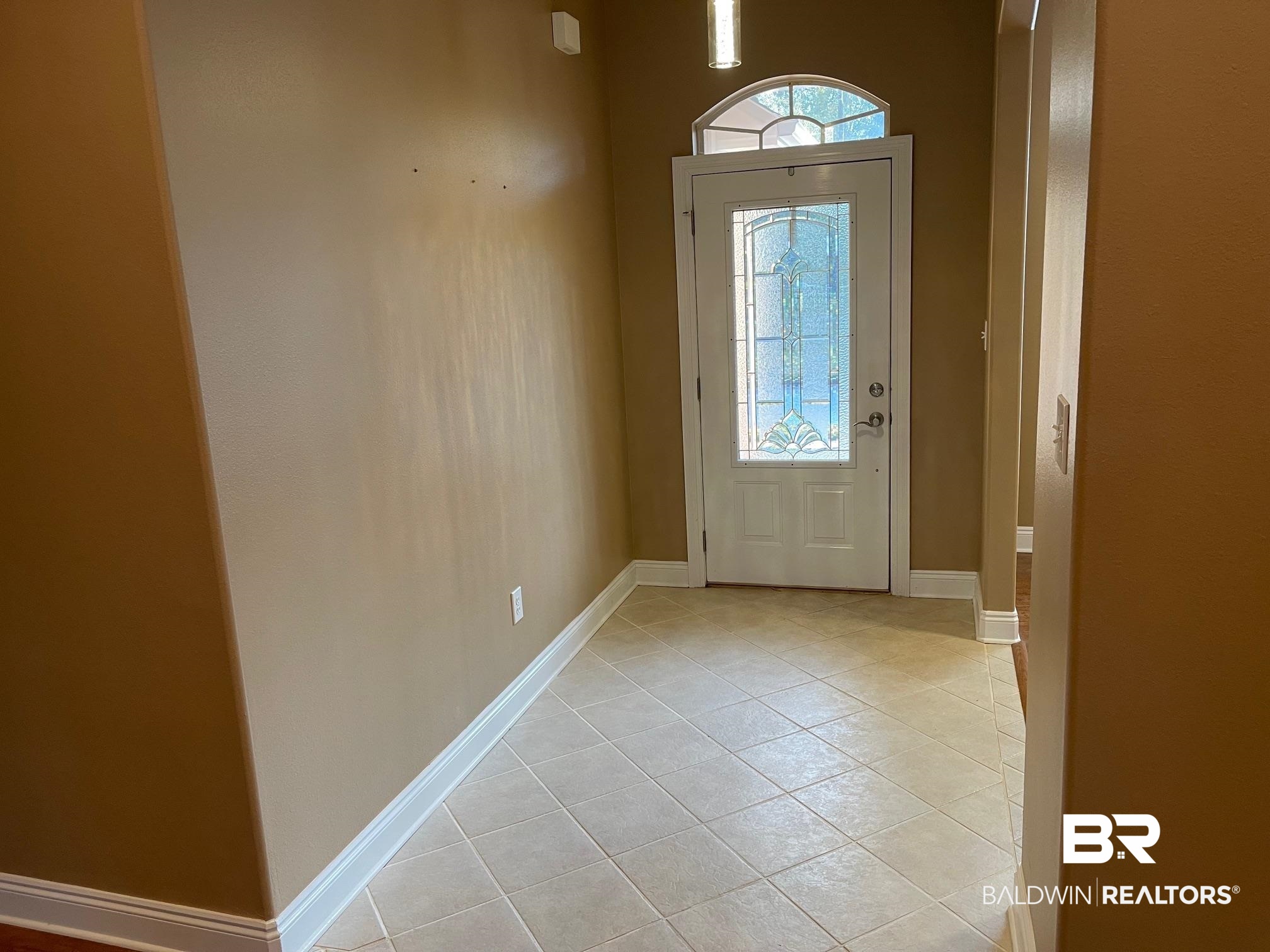 109 Savannah Circle Foley, AL 36535 - Photo 3 of 17 View of tiled foyer entrance