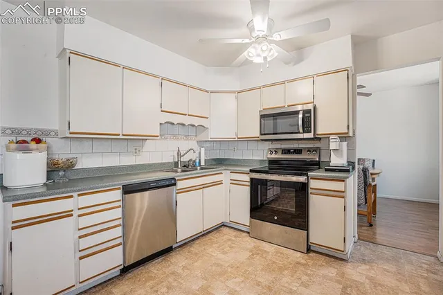 $435,000 | 2930 Inspiration Drive, Colorado Springs, CO 80917