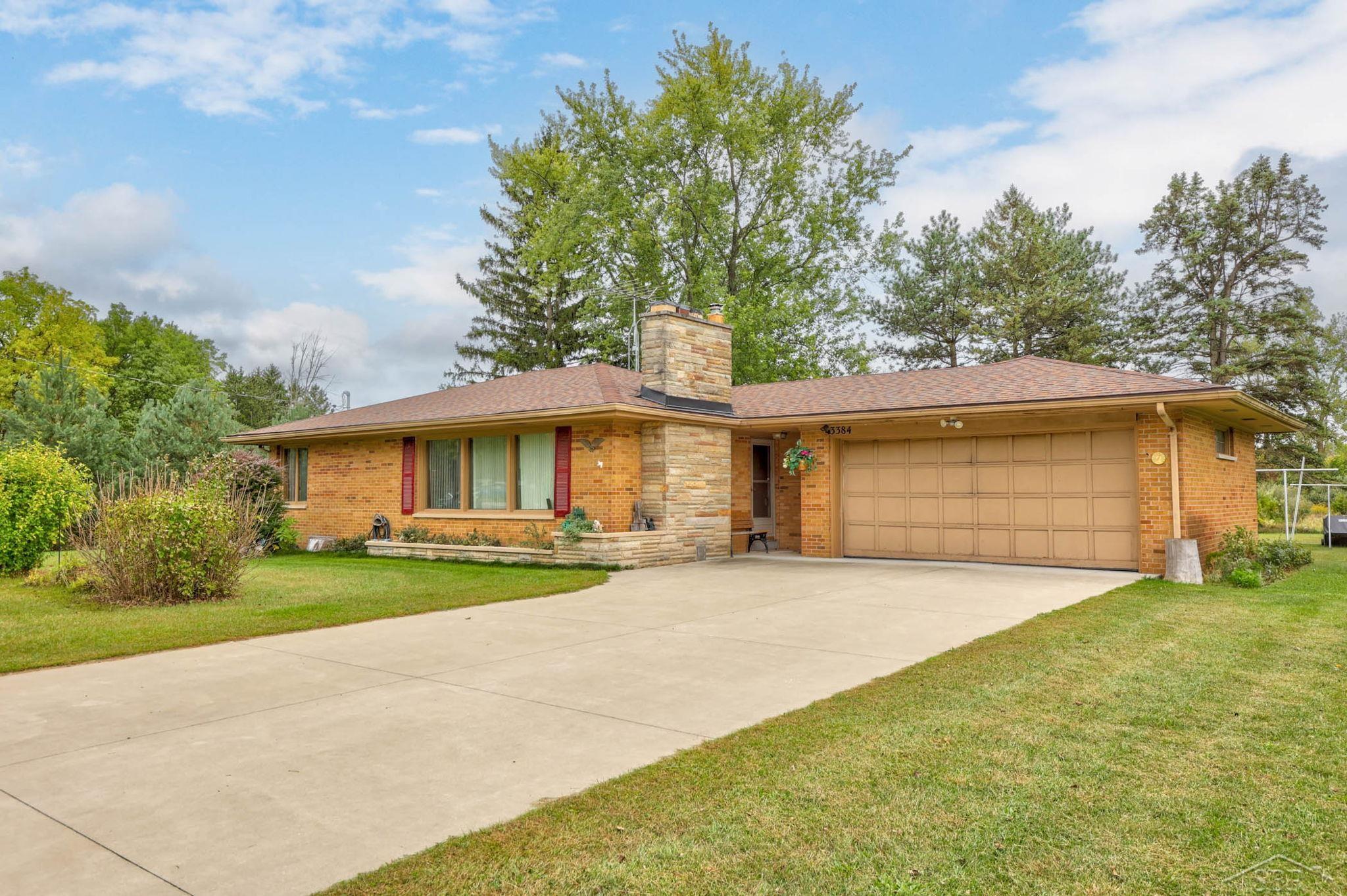 3384 Tatham Road Saginaw, MI 48601 - Photo 1 of 26 50157131-83fbaf14-f9b5-4453-b0c9-d958430267a8.JPG