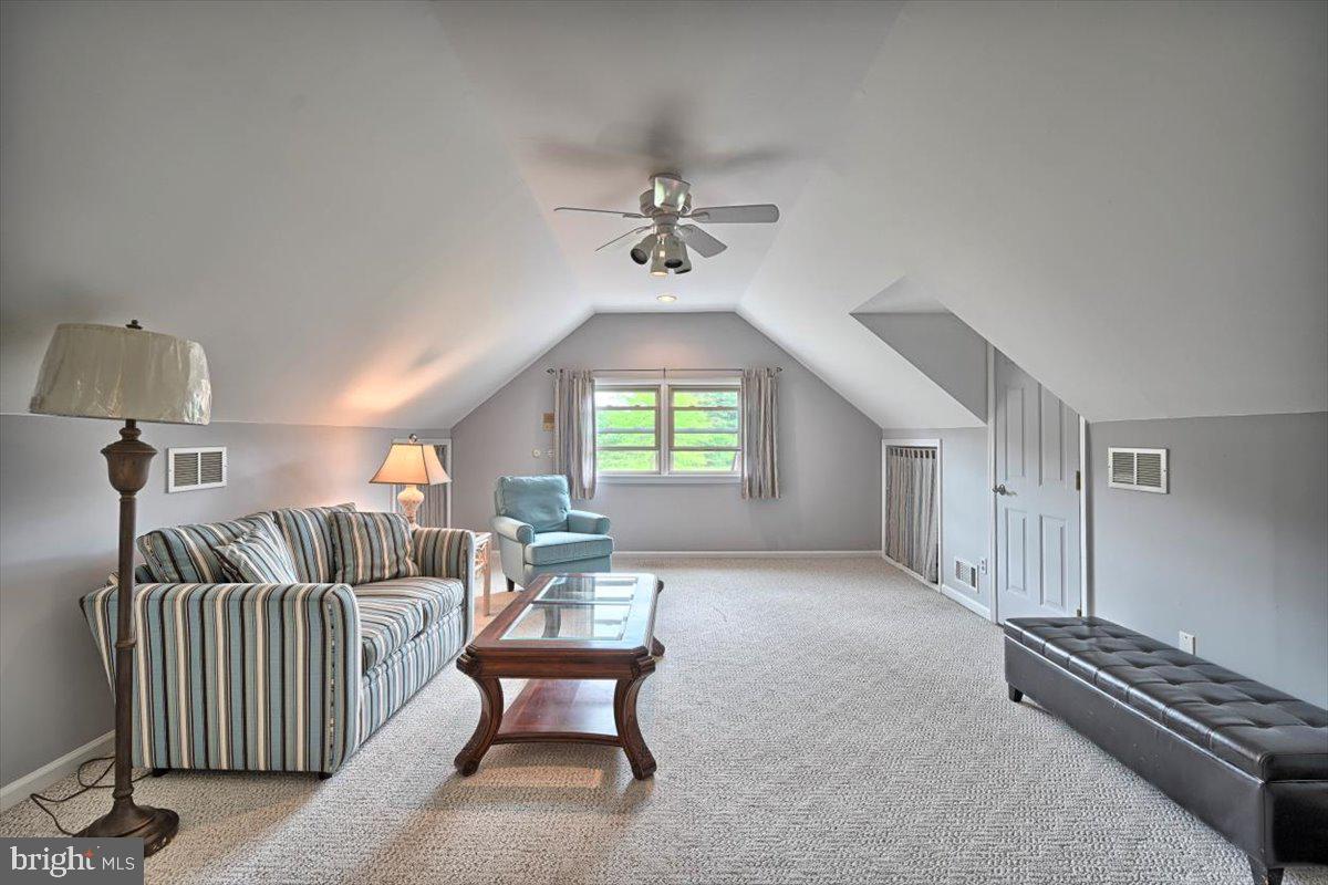 1064 Slotter Road Perkasie, PA 18944 - Photo 41 of 51