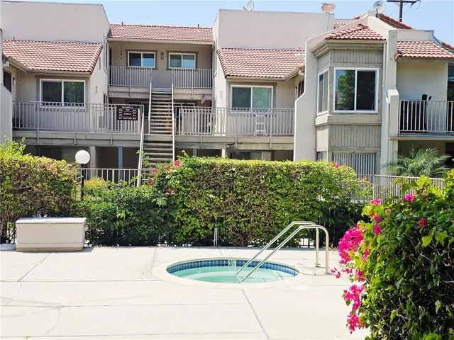 a house view with a outdoor space