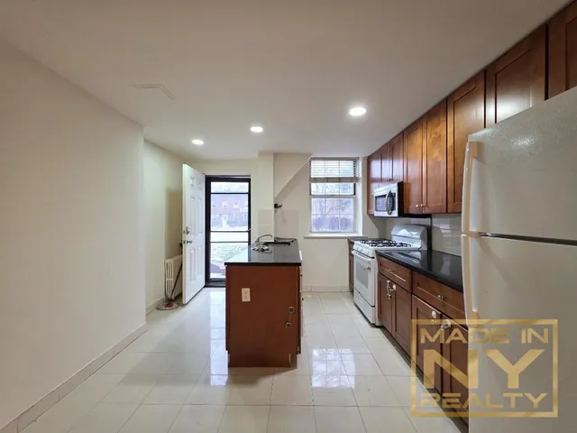 $2,900 | 135-26 78th Avenue, Unit 15 | Kew Gardens Hills