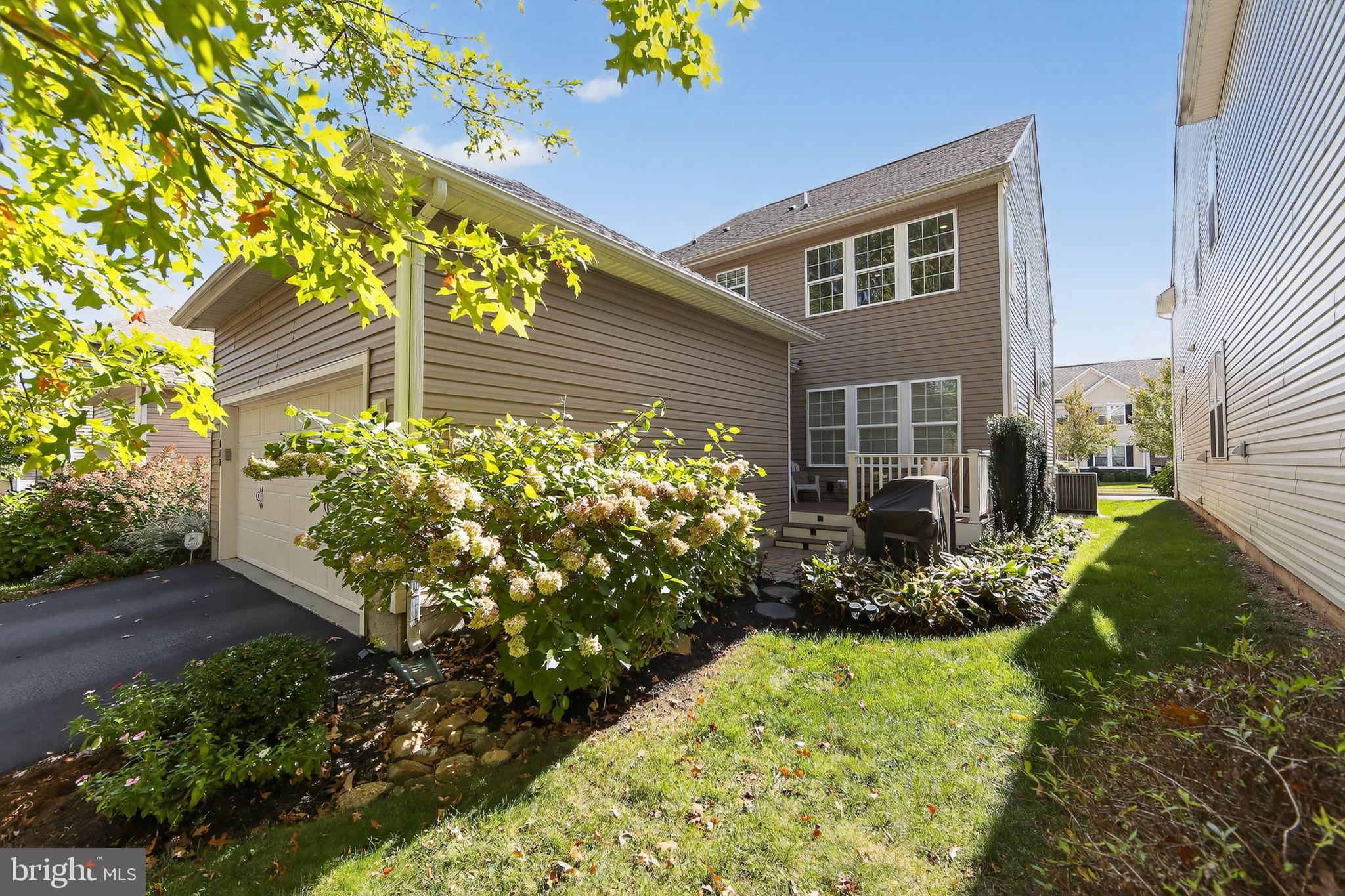 618 Kent Court Chester Springs, PA 19425 - Photo 33 of 34 a view of a garden with plants