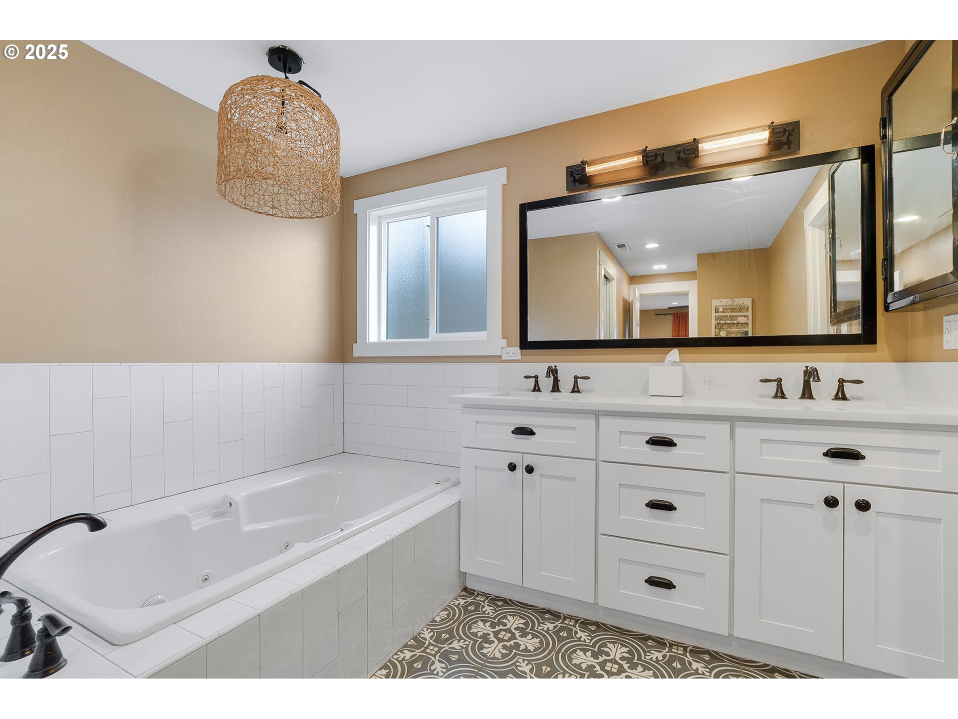 1020 Ridgepoint Street Northeast Keizer, OR 97303 - Photo 27 of 30 Attached Bathroom #1