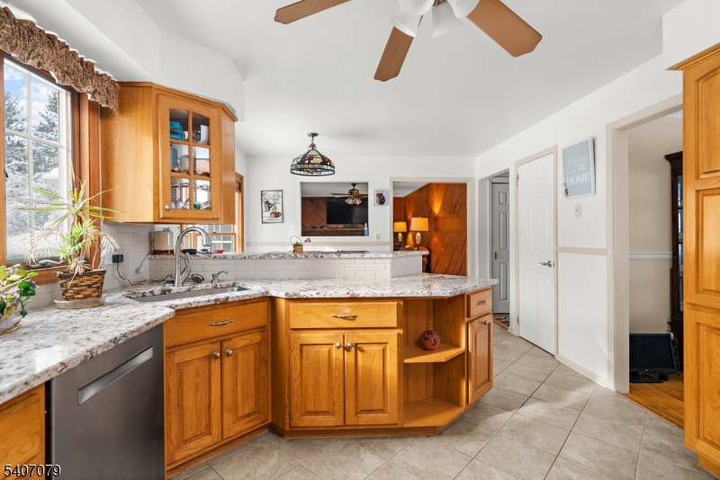 1 Oak Grove Road Flemington, NJ 08822 - Photo 5 of 30