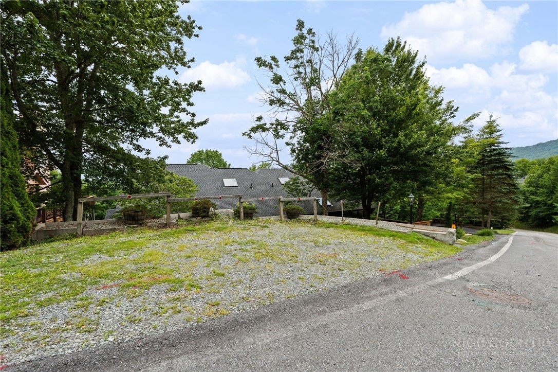 218 Slope View Road, Unit 22 Sugar Mountain, NC 28604 - Photo 35 of 39