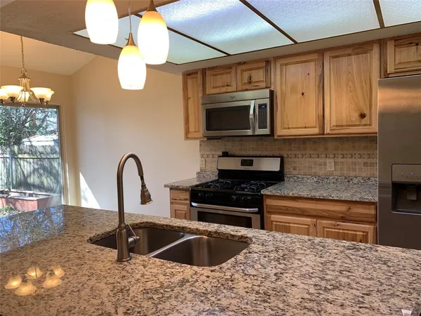 $2,150 | 12212 Wallingstone Lane, Austin, TX 78750