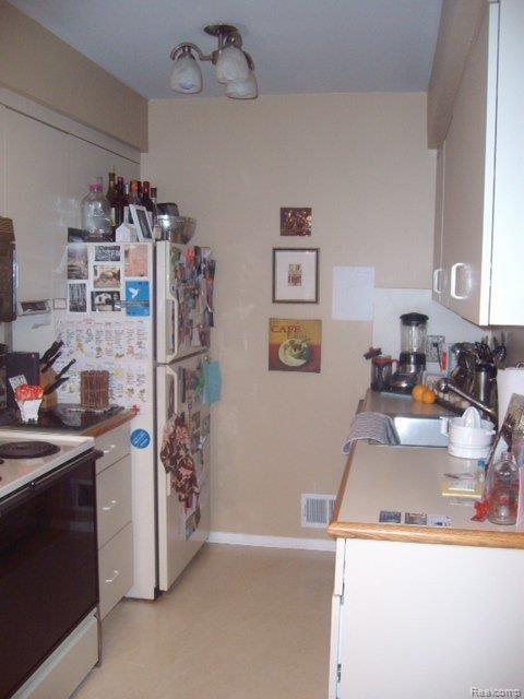 3401 Crooks Road Royal Oak, MI 48073 - Photo 8 of 23 Crooks Kitchen.jpg