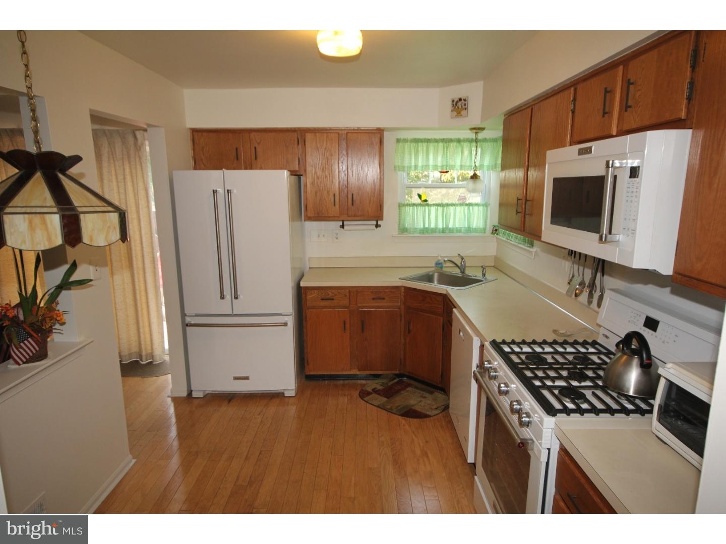 73 Allison Road Hightstown, NJ 08520 - Photo 4 of 13 Gallery Image 4