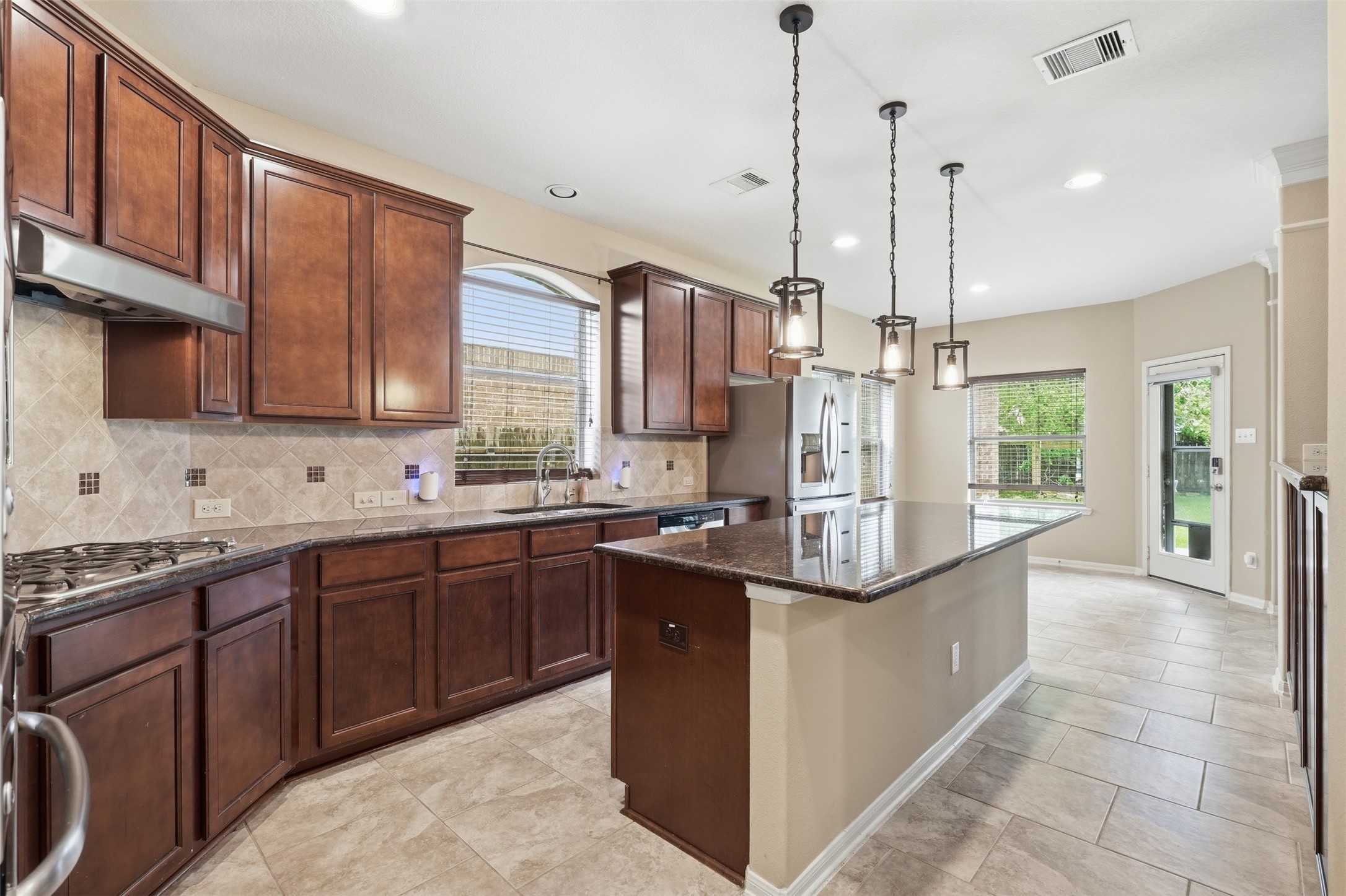 12410 Adams Ridge Lane Humble, TX 77346 - Photo 14 of 33