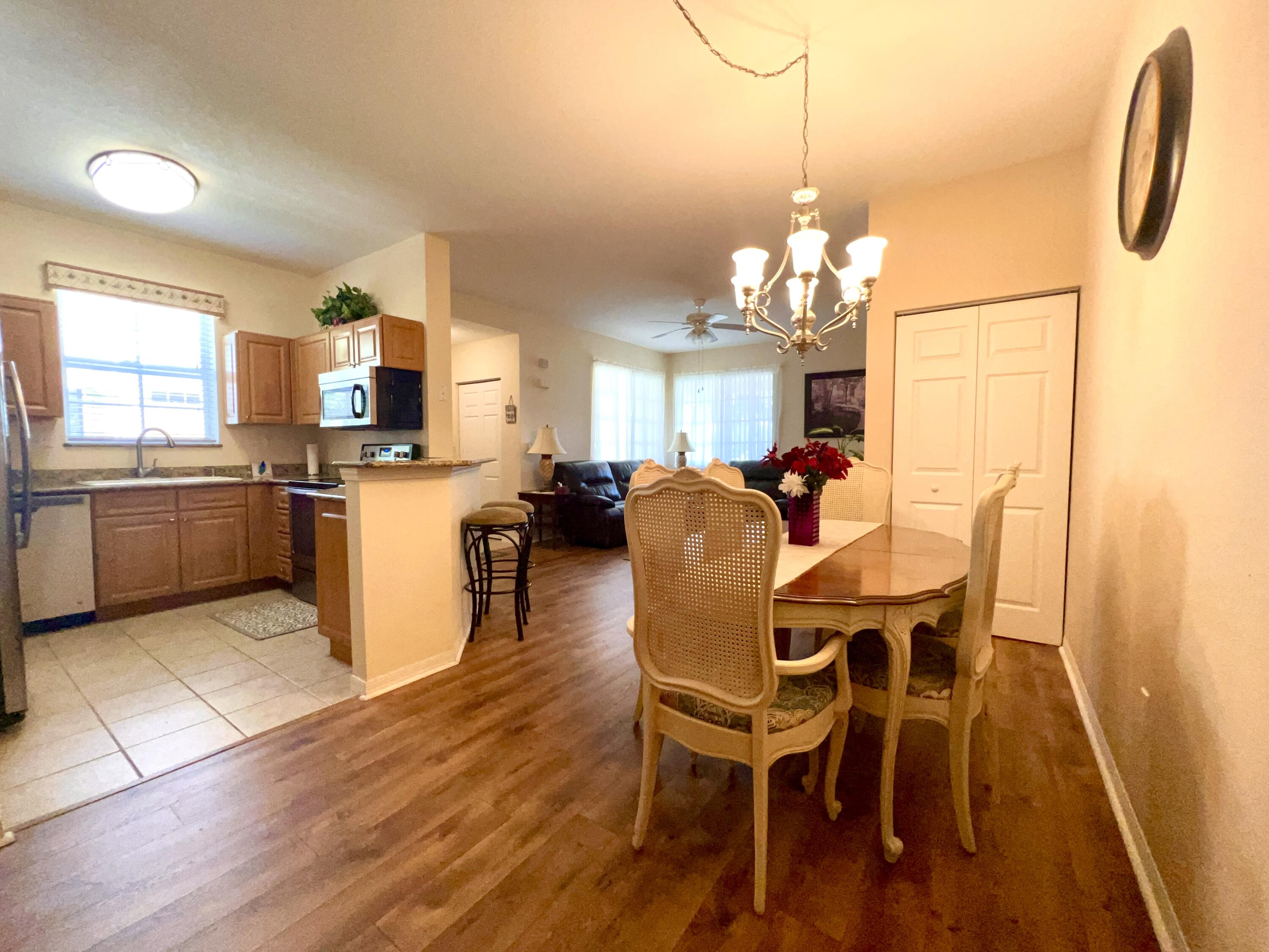 1601 Southeast Pomeroy Street Stuart, FL 34997 - Photo 12 of 46 C08948BB-3CAF-4F7A-8328-081812D07648