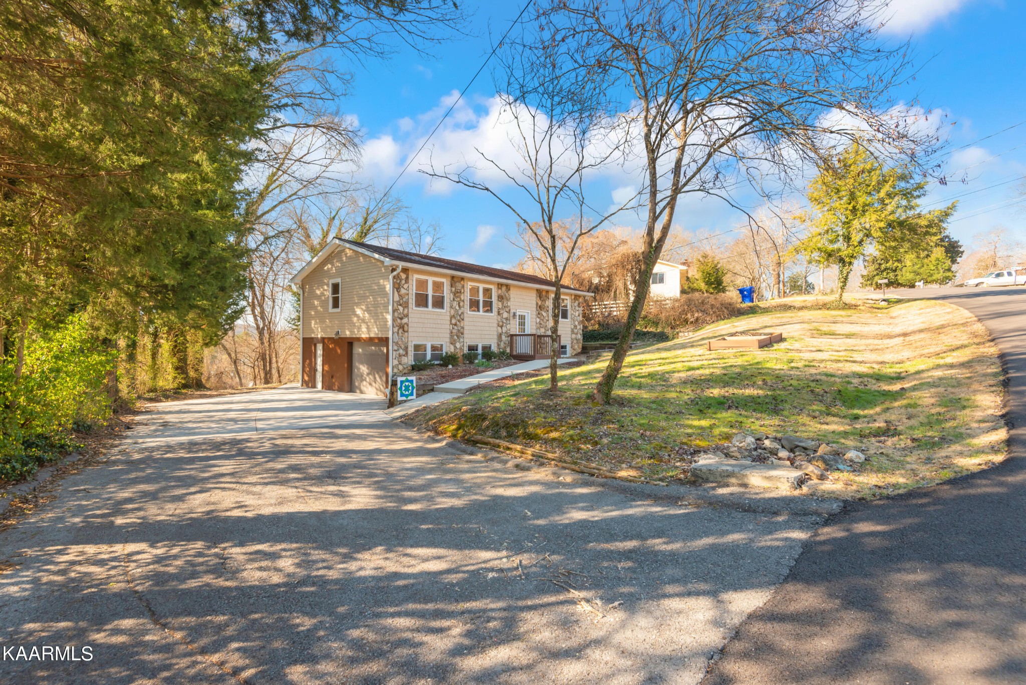 111 North Seneca Road Oak Ridge, TN 37830 - Photo 4 of 42 Gallery Image 4