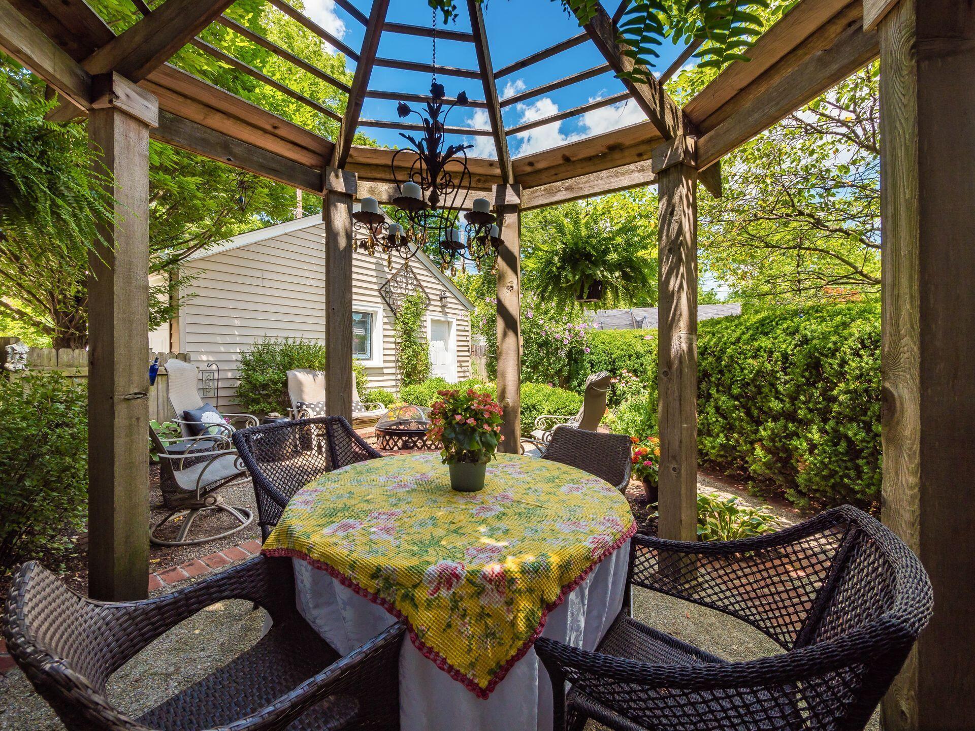 843 Vernon Road Columbus, OH 43209 - Photo 45 of 49 Gazebo
