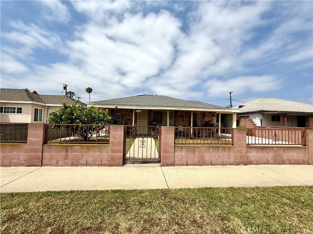 22433 Island Carson Ca Carson, CA 90745 - Photo 3 of 54
