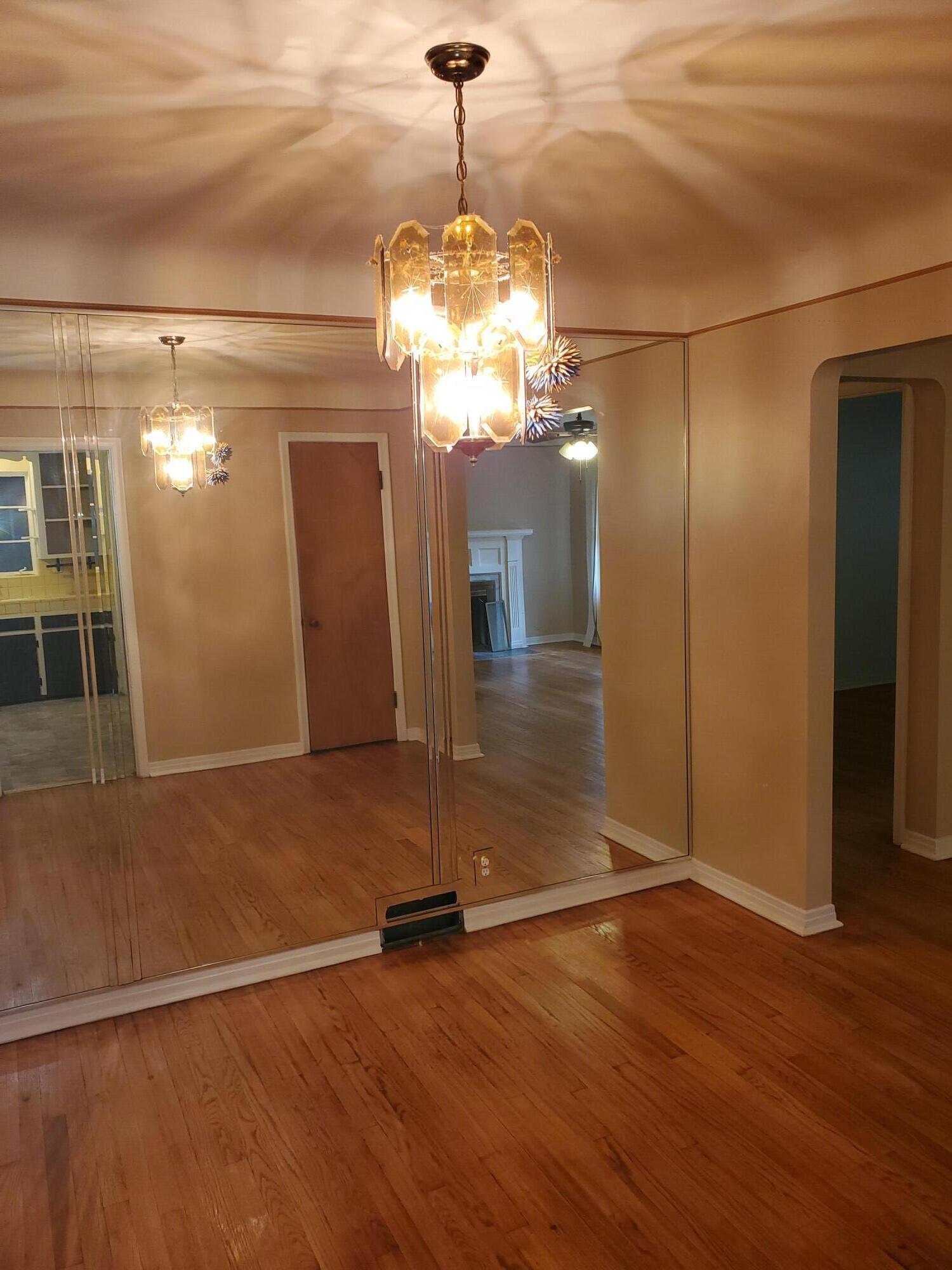 23510 Evergreen Road Southfield, MI 48075 - Photo 8 of 10 Dining Room