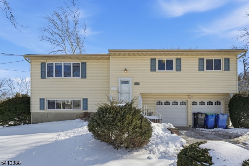 9 Atlantic Road Somerset, NJ 08873 - Photo 1 of 20