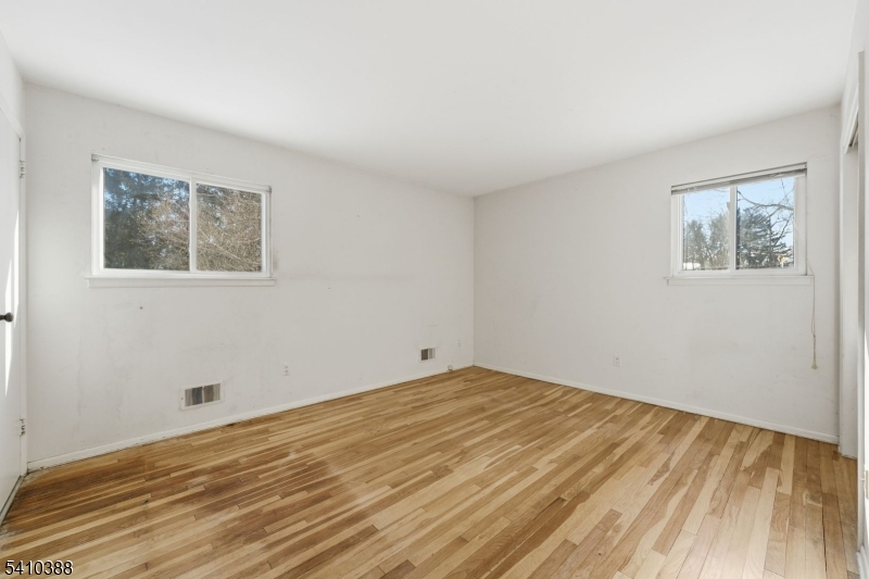 9 Atlantic Road Somerset, NJ 08873 - Photo 10 of 20