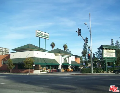 $420,000 | 4506 Saugus Avenue, Unit 10, Sherman Oaks, CA 91403