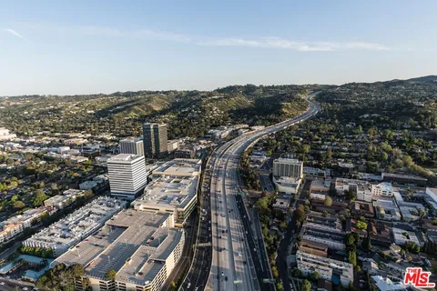 $420,000 | 4506 Saugus Avenue, Unit 10, Sherman Oaks, CA 91403