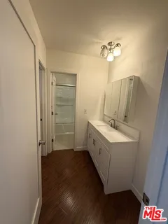 $420,000 | 4506 Saugus Avenue, Unit 10, Sherman Oaks, CA 91403