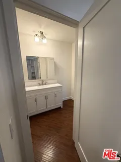 $420,000 | 4506 Saugus Avenue, Unit 10, Sherman Oaks, CA 91403