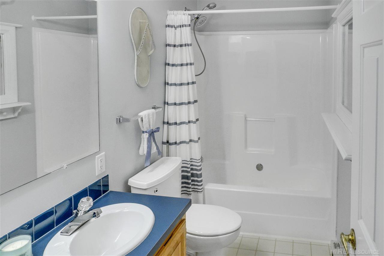 7550 Lakeshore Road Palms, MI 48465 - Photo 36 of 44 50040163-35.JPG