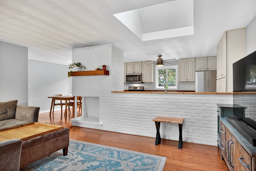 14 Paxton Road Framingham, MA 01701 - Photo 3 of 24