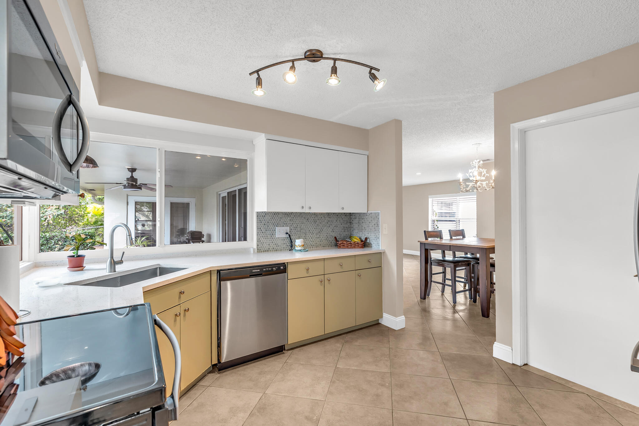 4648 Addison Street Boca Raton, FL 33428 - Photo 12 of 31 JN-40