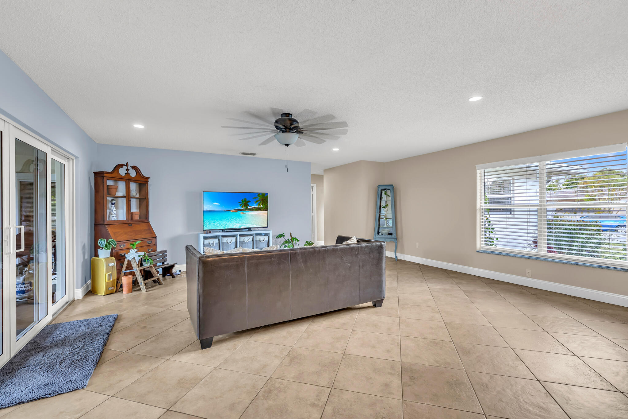 4648 Addison Street Boca Raton, FL 33428 - Photo 6 of 31 JN-19