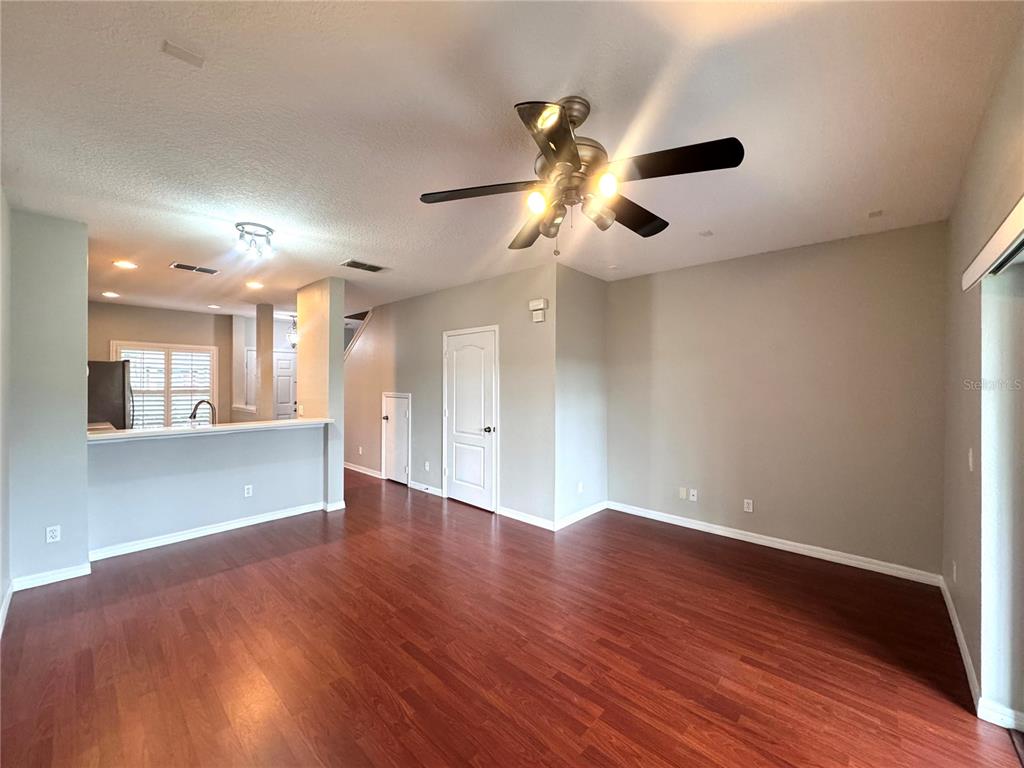 3411 Wilshire Way Road, Unit 24 Orlando, FL 32829 - Photo 3 of 20