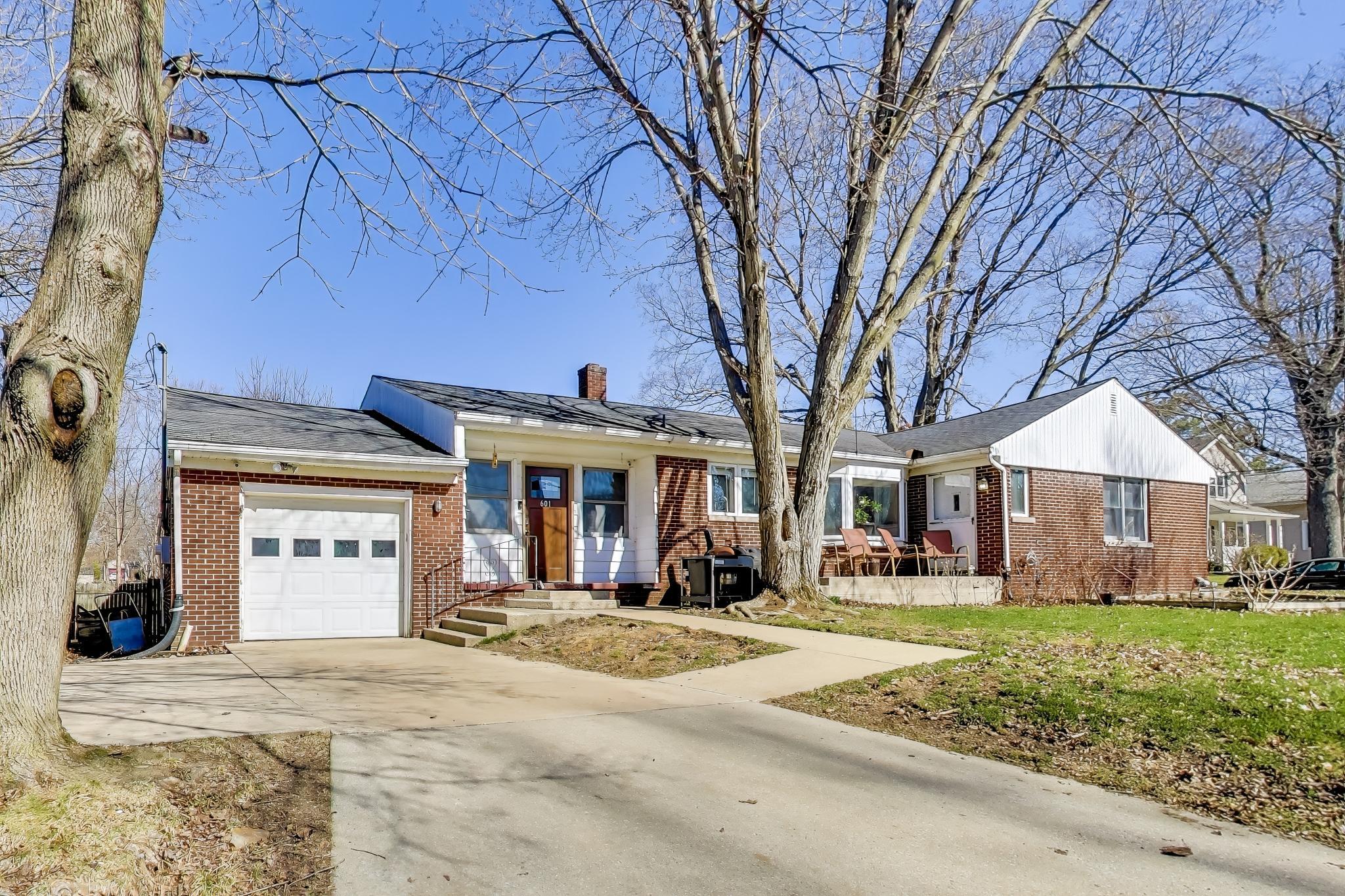 601 Madison Street Valparaiso, IN 46385 - Photo 1 of 28 2048x1365