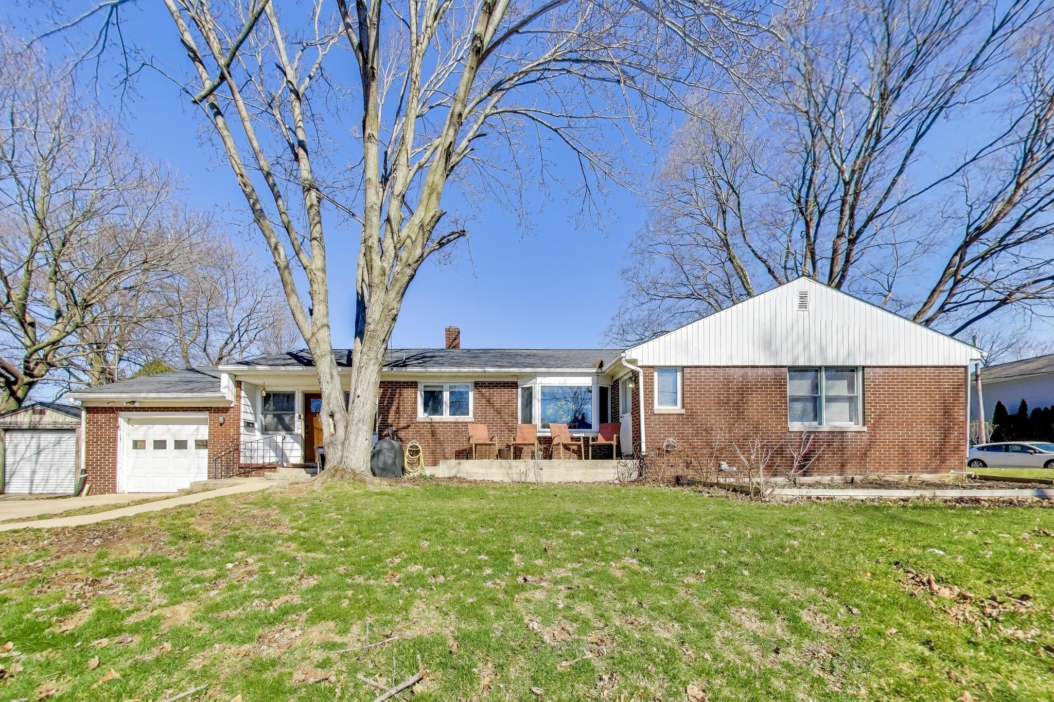 601 Madison Street Valparaiso, IN 46385 - Photo 2 of 28 2048x1365