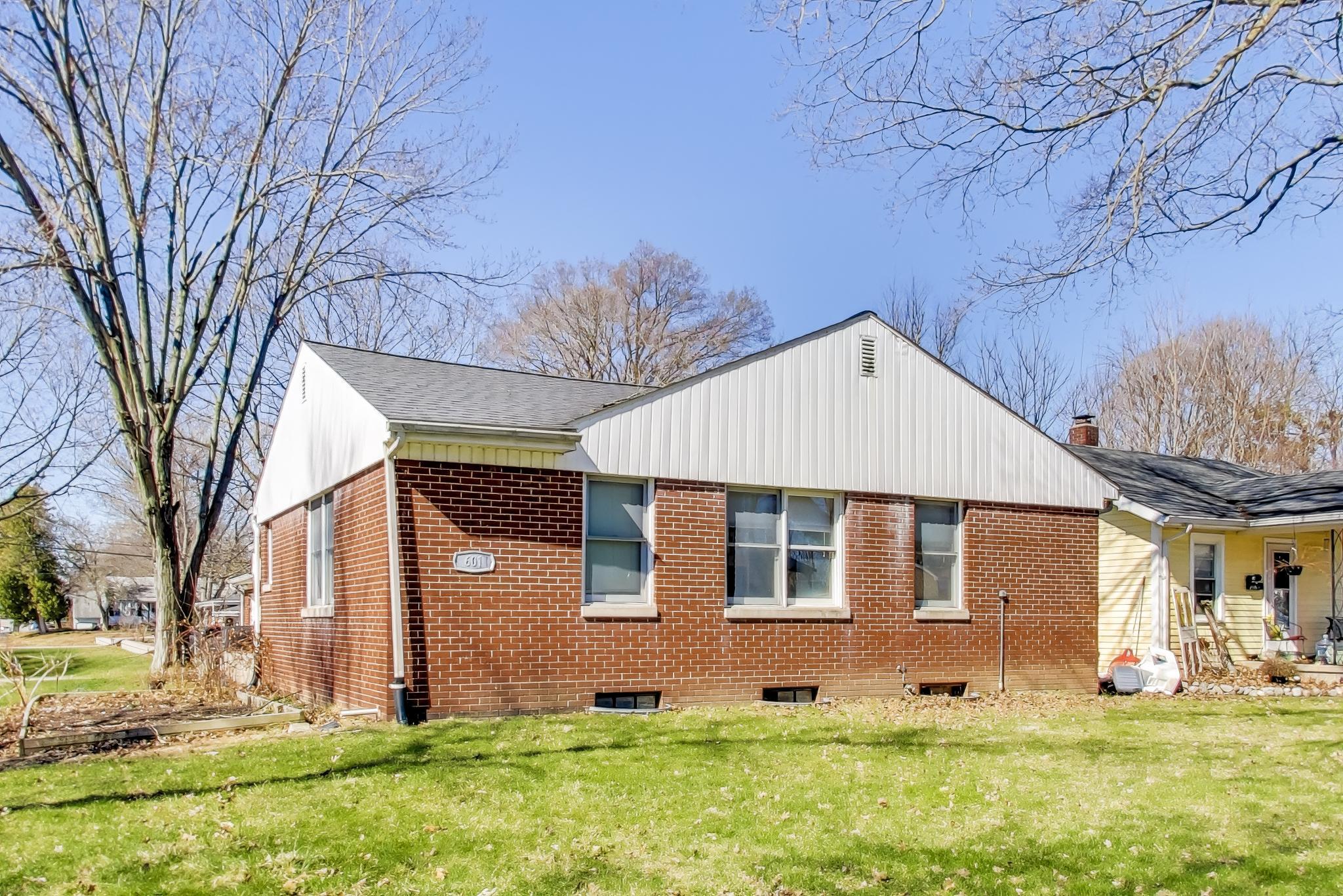 601 Madison Street Valparaiso, IN 46385 - Photo 3 of 28 2048x1366