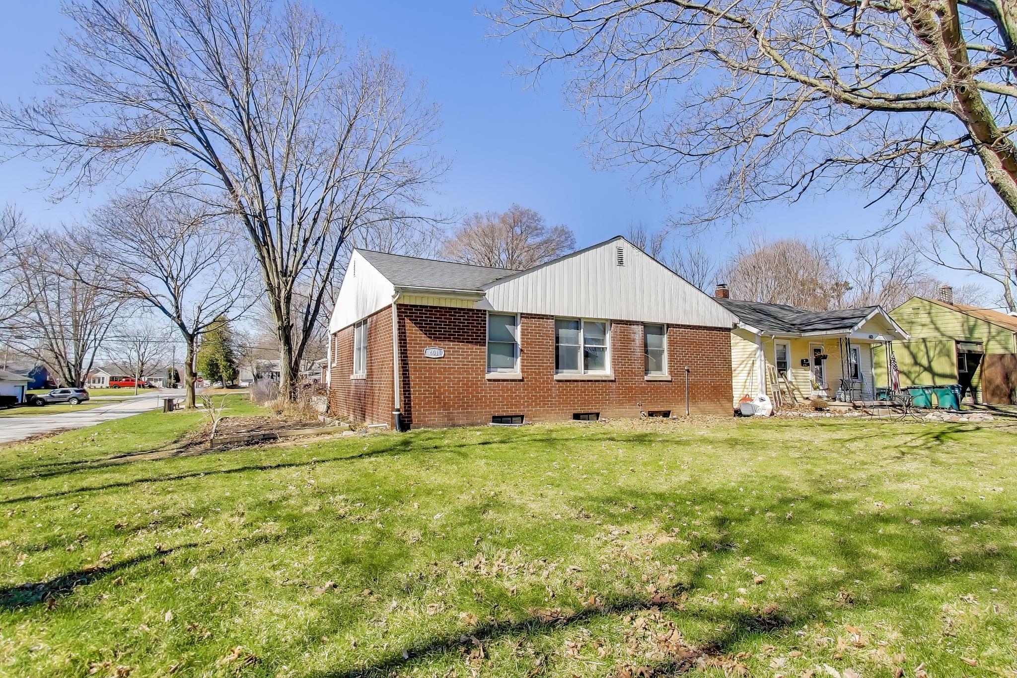 601 Madison Street Valparaiso, IN 46385 - Photo 4 of 28 2048x1365